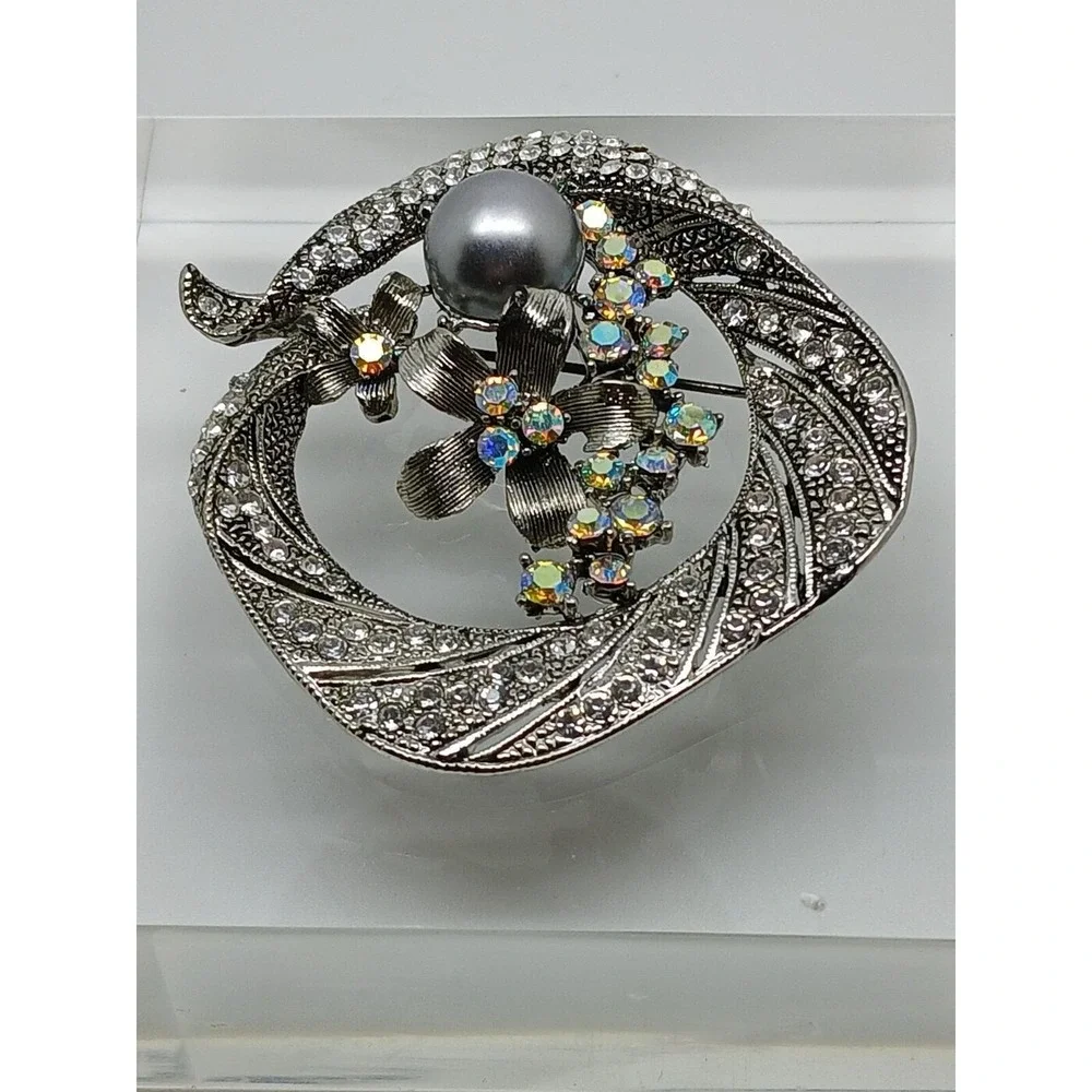 Gorgeous Vintage 90's Antique Style Grey Pearl Rhinestone Crystal AB‎ Brooch